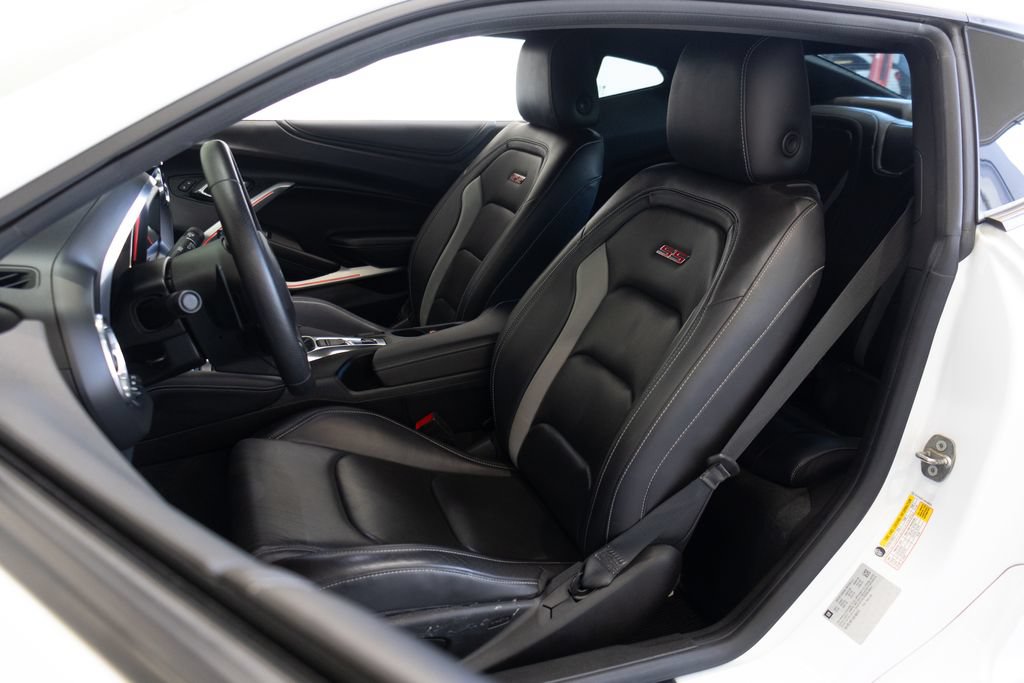 Used 2018 Chevrolet Camaro SS RWD image 20
