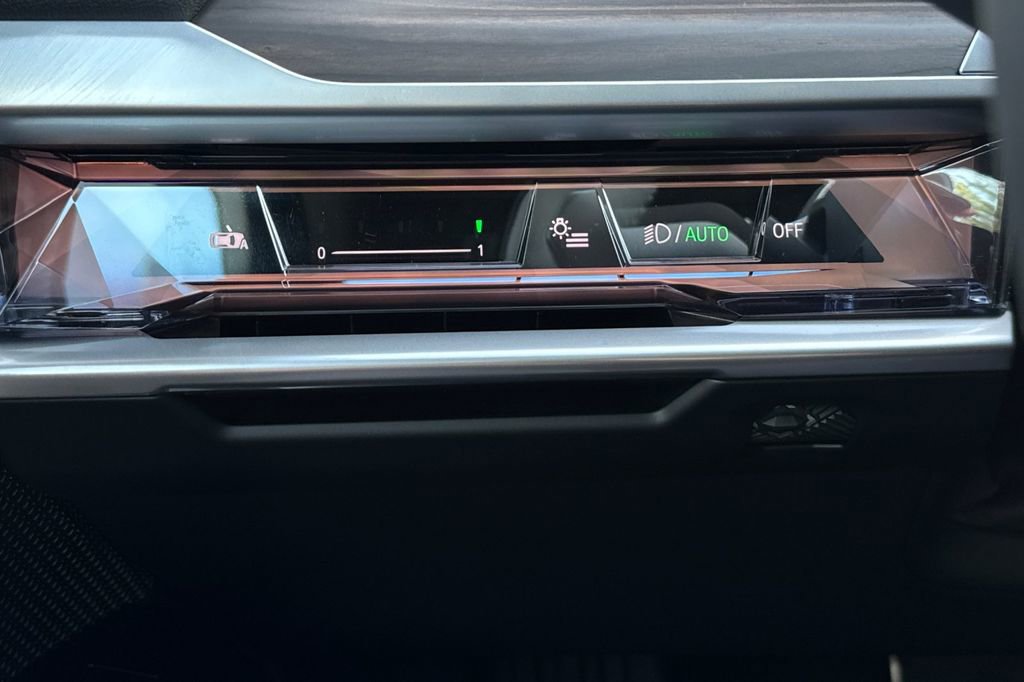 New 2026 BMW i7 xDrive60 w/ Executive Package image 31