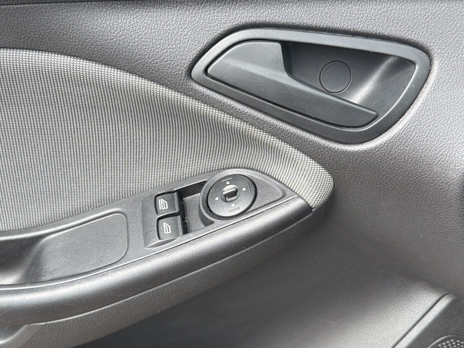 Used 2012 Ford Focus S FWD image 19