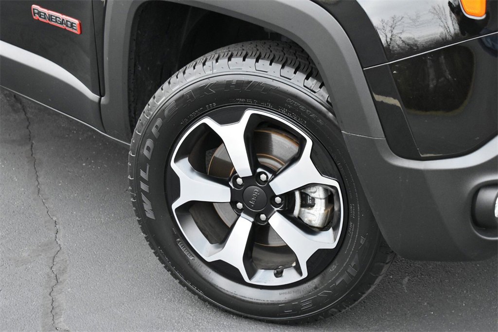 Used 2022 Jeep Renegade Trailhawk w/ Trailer Tow Group image 3