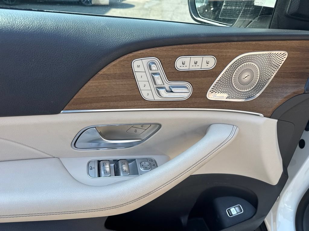 Used 2020 Mercedes-Benz GLS 450 4MATIC image 39
