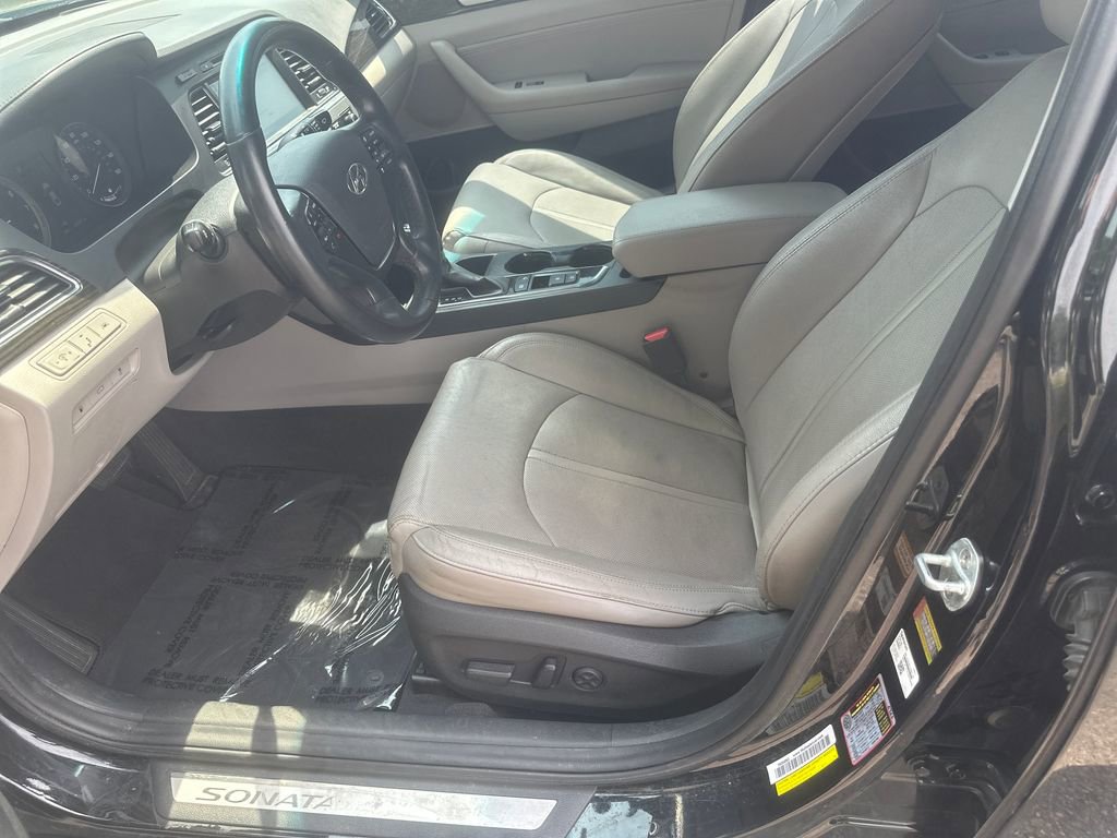 Used 2017 Hyundai Sonata Limited w/ Ultimate Package 04 FWD image 8