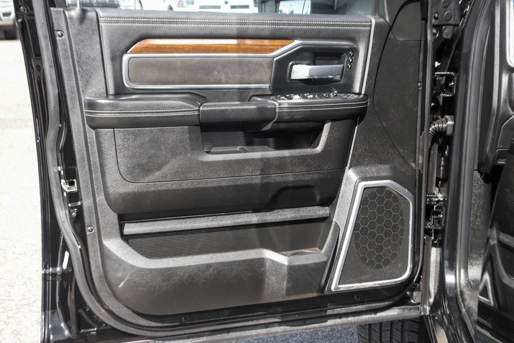 Used 2023 RAM 2500 Laramie AWD/4WD image 16