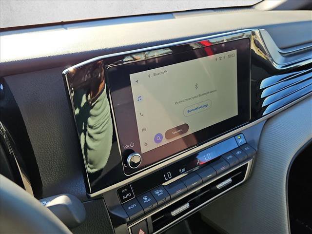 Used 2025 Toyota Camry SE image 12