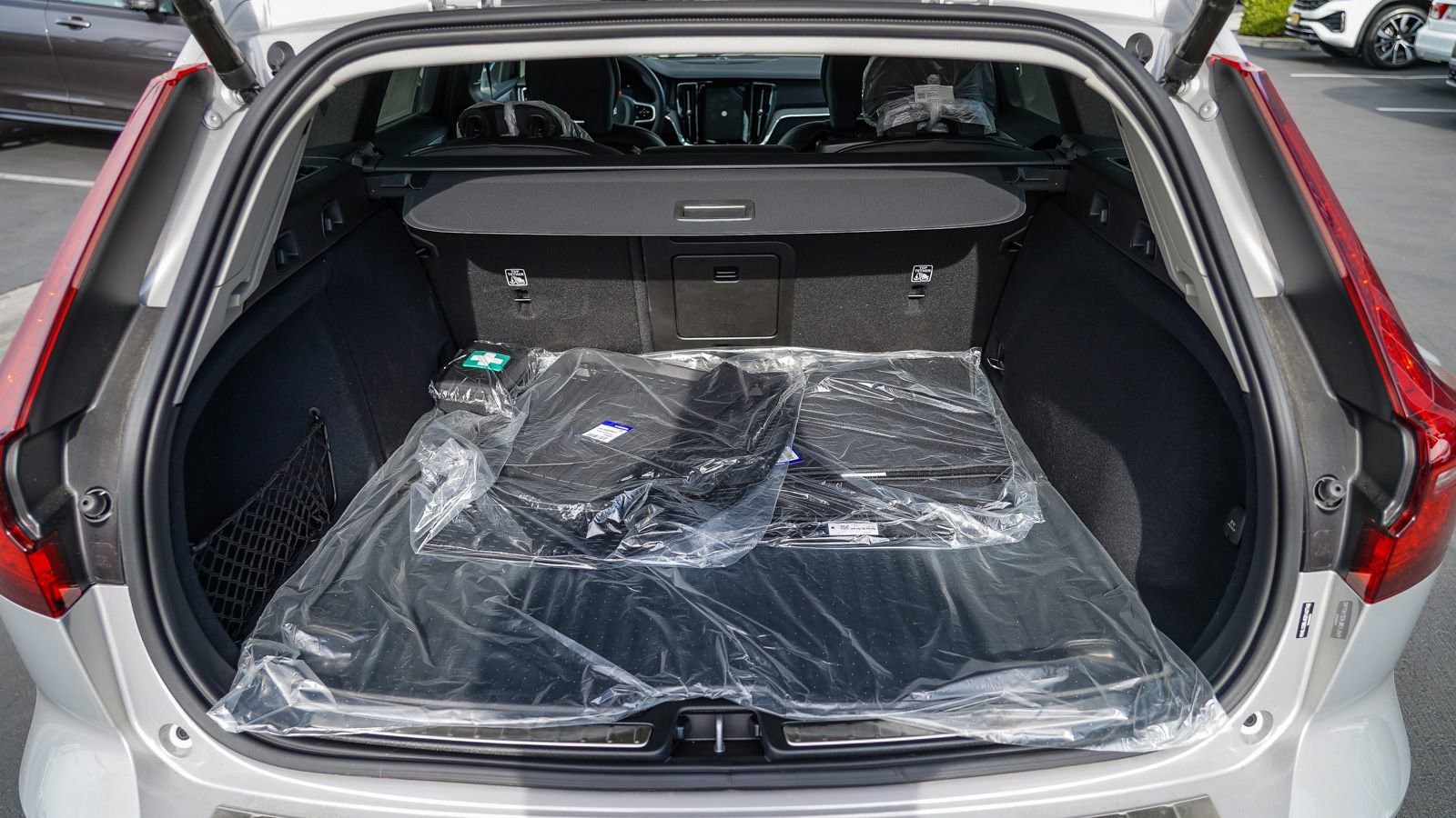 New 2025 Volvo V60 B5 Cross Country Ultra w/ Protection Package Premier image 14