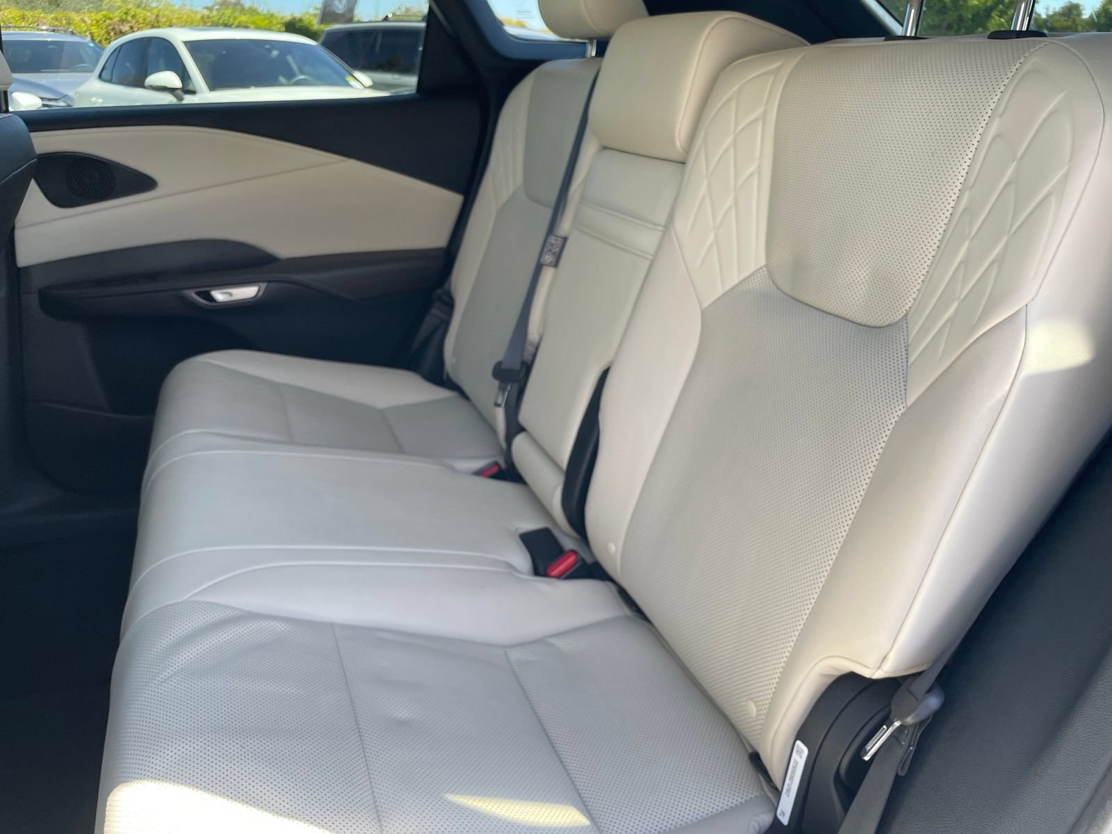Used 2023 Lexus RX 350h w/ Accessory Package (Z1) AWD/4WD image 10