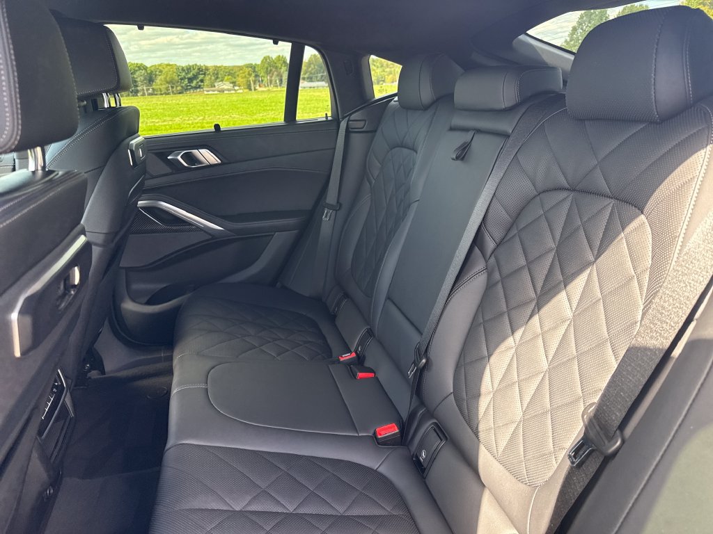 Used 2024 BMW X6 M60i AWD/4WD image 14