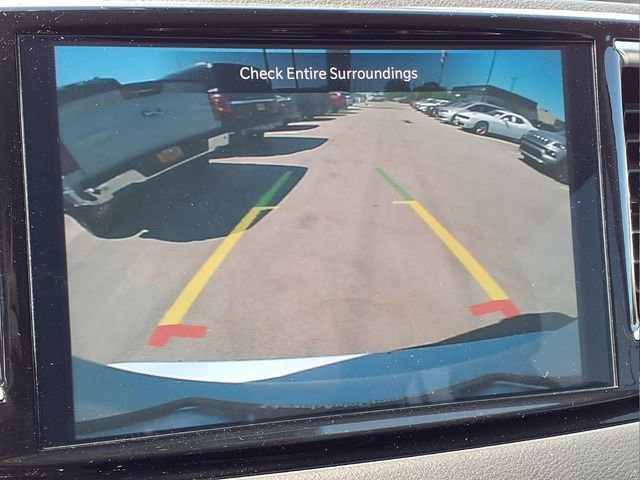 Used 2024 Chrysler Pacifica Touring-L FWD image 17