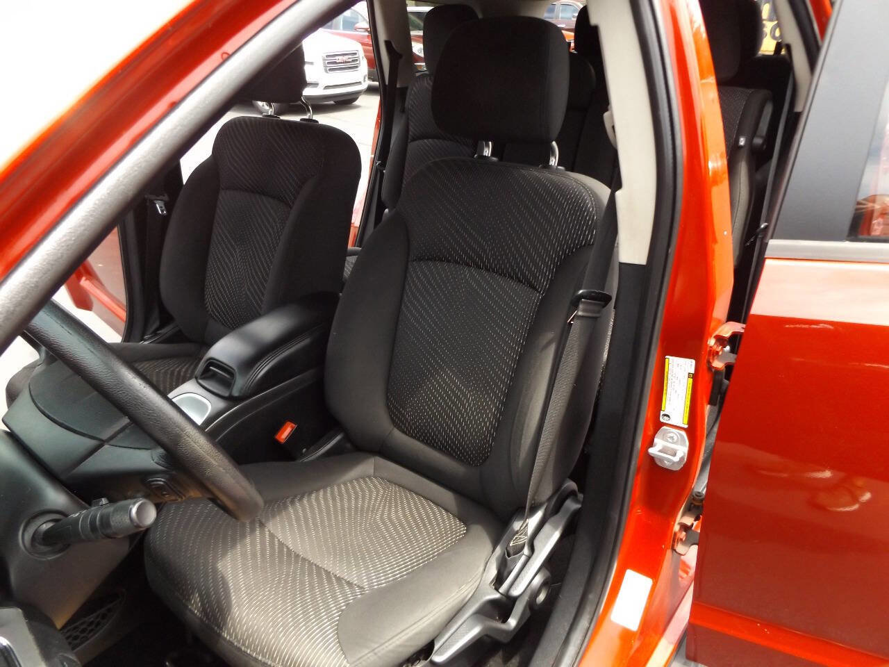 Used 2014 Dodge Journey SXT w/ Flexible Seating Group image 14