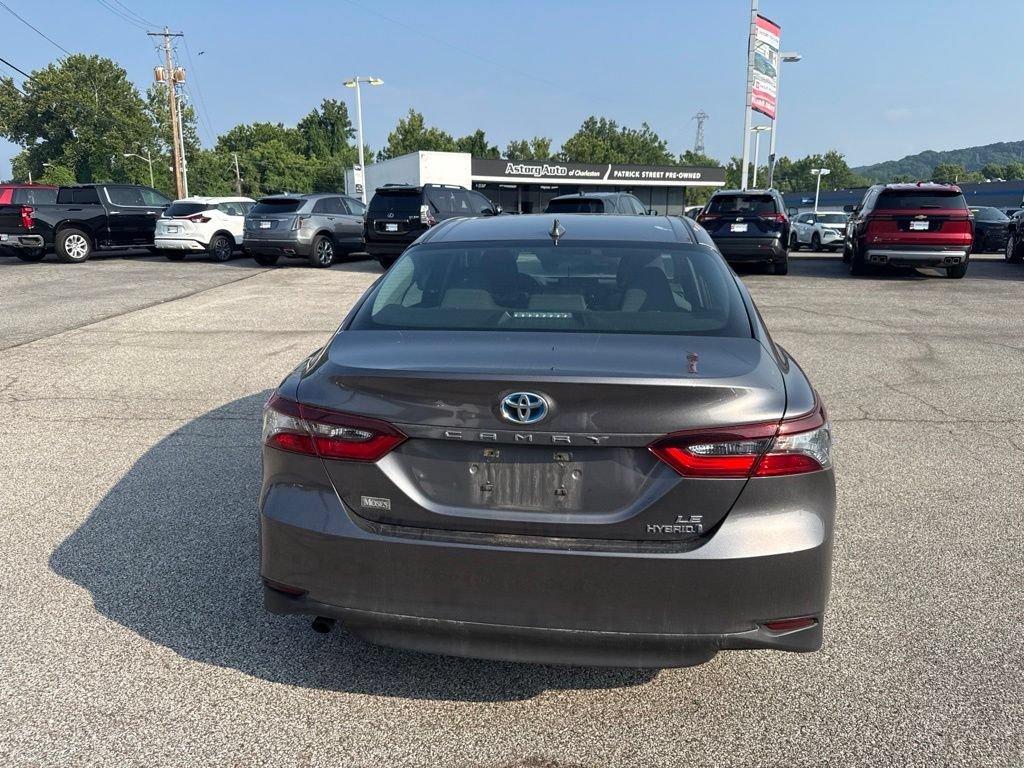 Used 2022 Toyota Camry LE FWD image 5