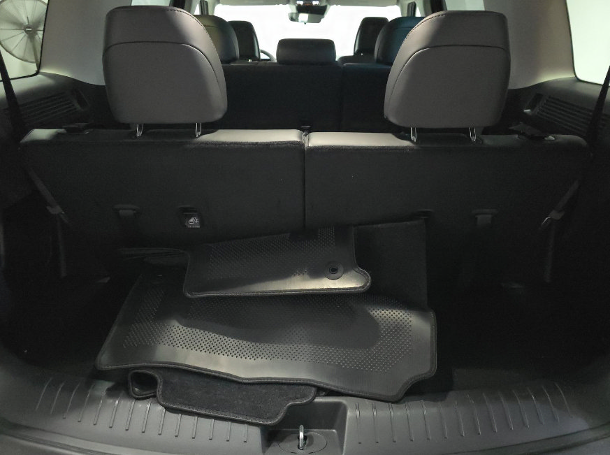 Used 2025 Hyundai Santa Fe SEL FWD image 13