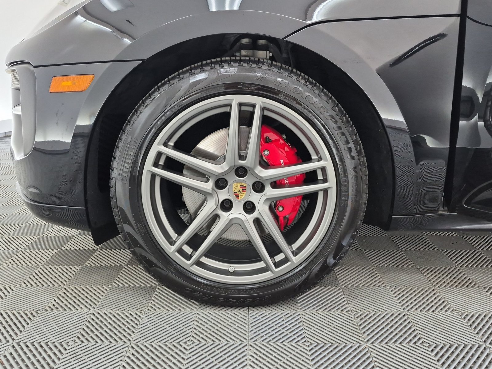 Used 2020 Porsche Macan GTS AWD/4WD image 28