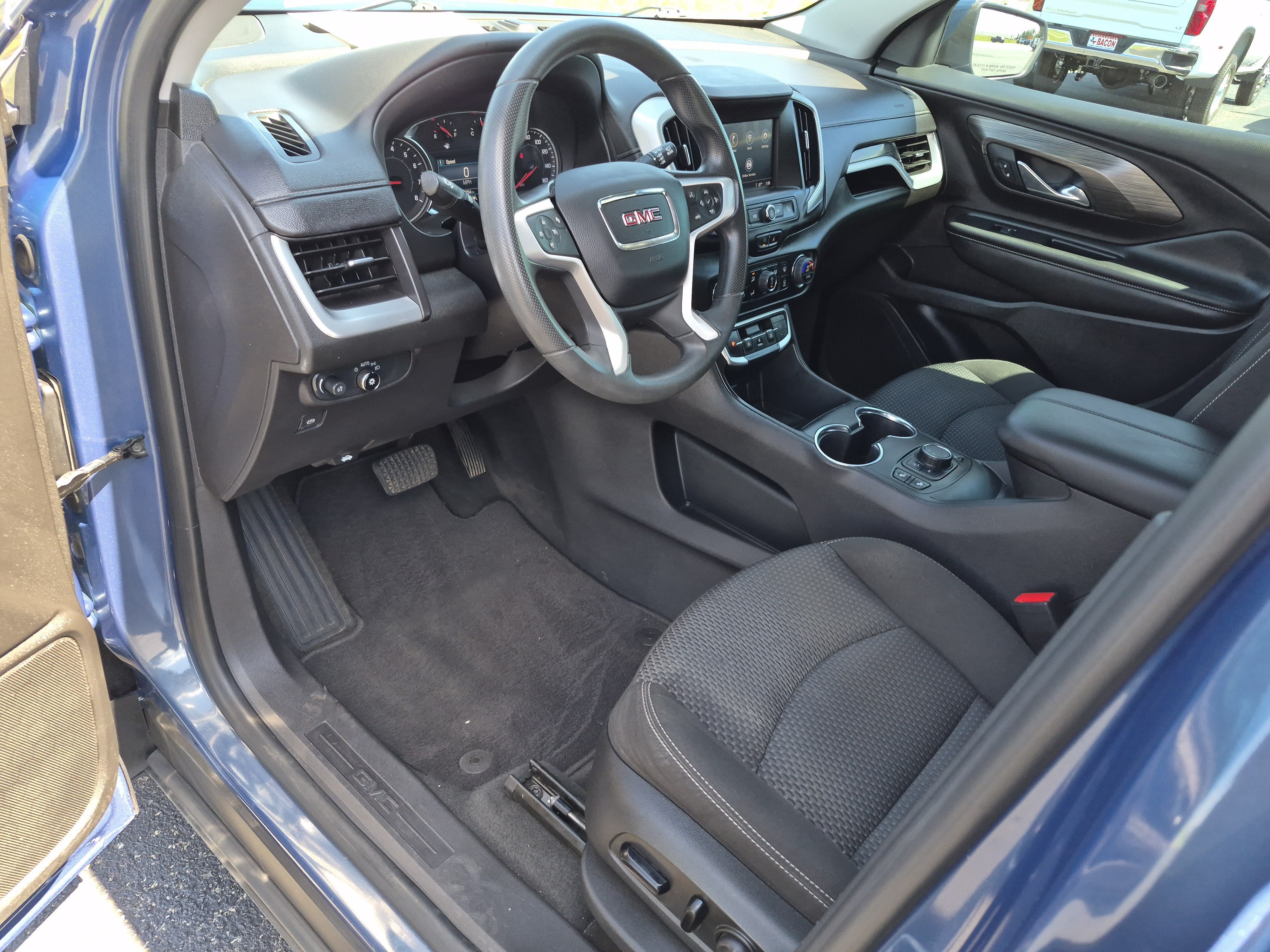 Used 2024 GMC Terrain SLE w/ Driver Convenience Package AWD/4WD image 13