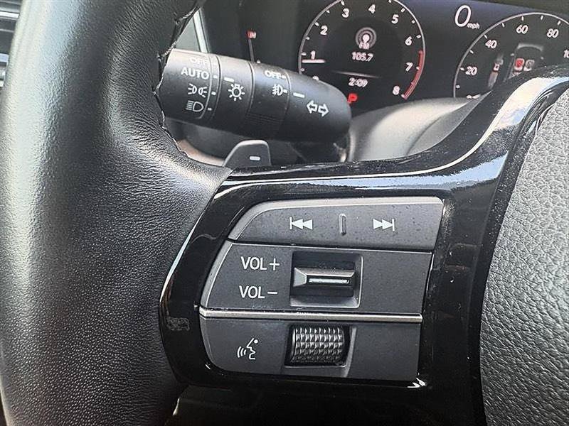 Used 2025 Honda Pilot Elite image 17