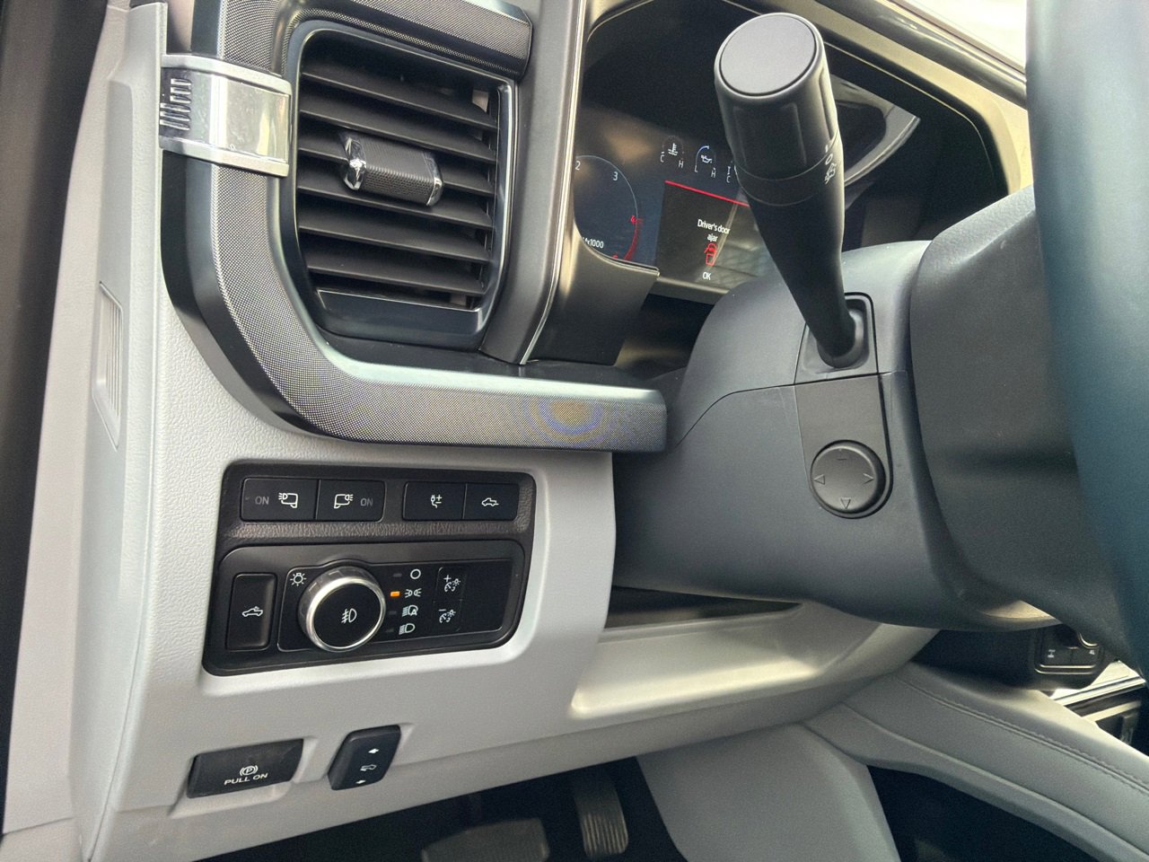 Used 2024 Ford F250 Limited w/ FX4 Off-Road Package image 38