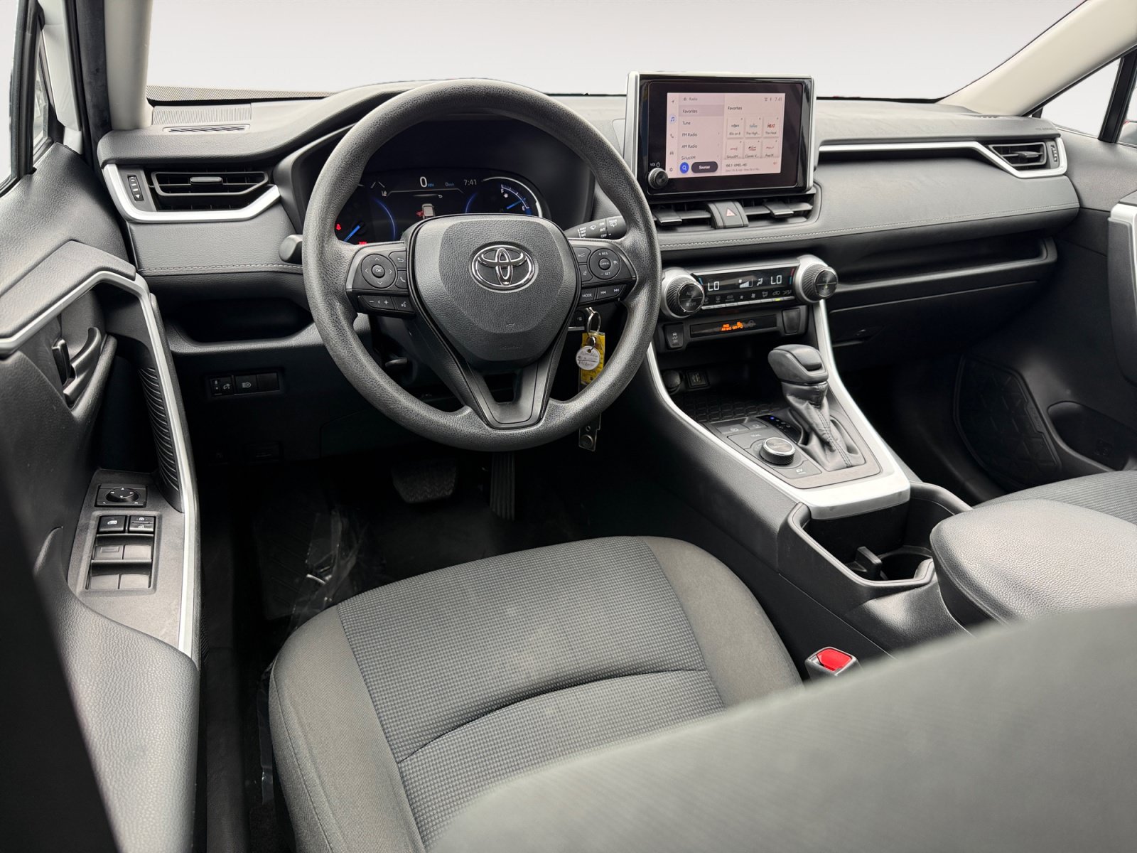 Used 2024 Toyota RAV4 LE AWD/4WD image 15