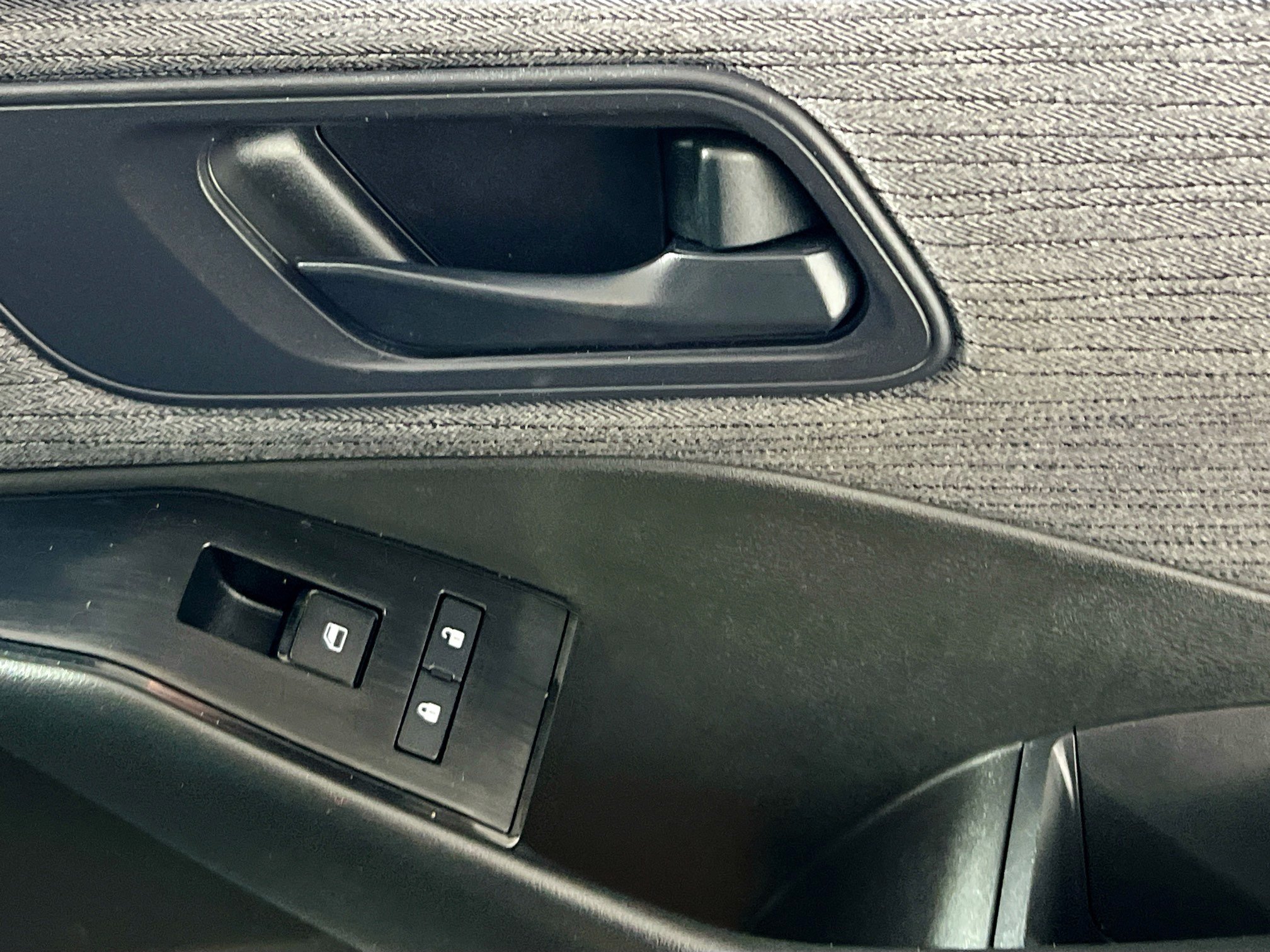 Used 2023 Nissan Rogue S FWD image 32