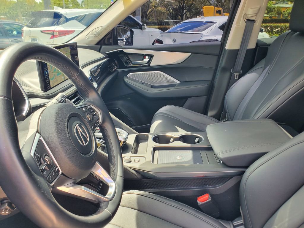 Used 2025 Acura MDX FWD image 18