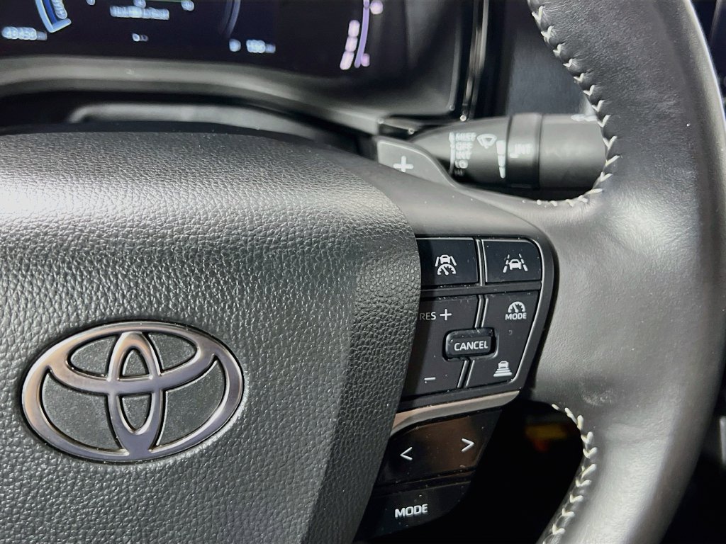 Used 2025 Toyota Camry SE FWD image 17