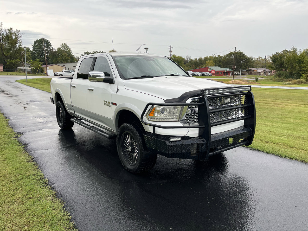 Used 2014 RAM 1500 Laramie w/ Convenience Group image 2