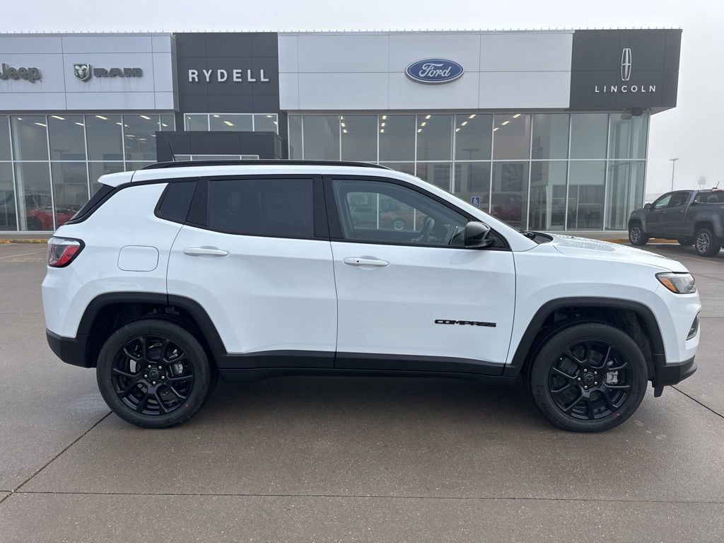 New 2026 Jeep Compass Latitude image 2