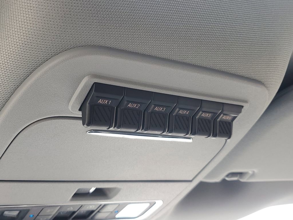 New 2025 Ford F350 Lariat w/ Lariat Ultimate Package image 33
