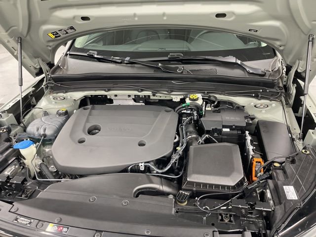 Used 2023 Volvo XC40 B5 Plus w/ Driver Assist Package image 38