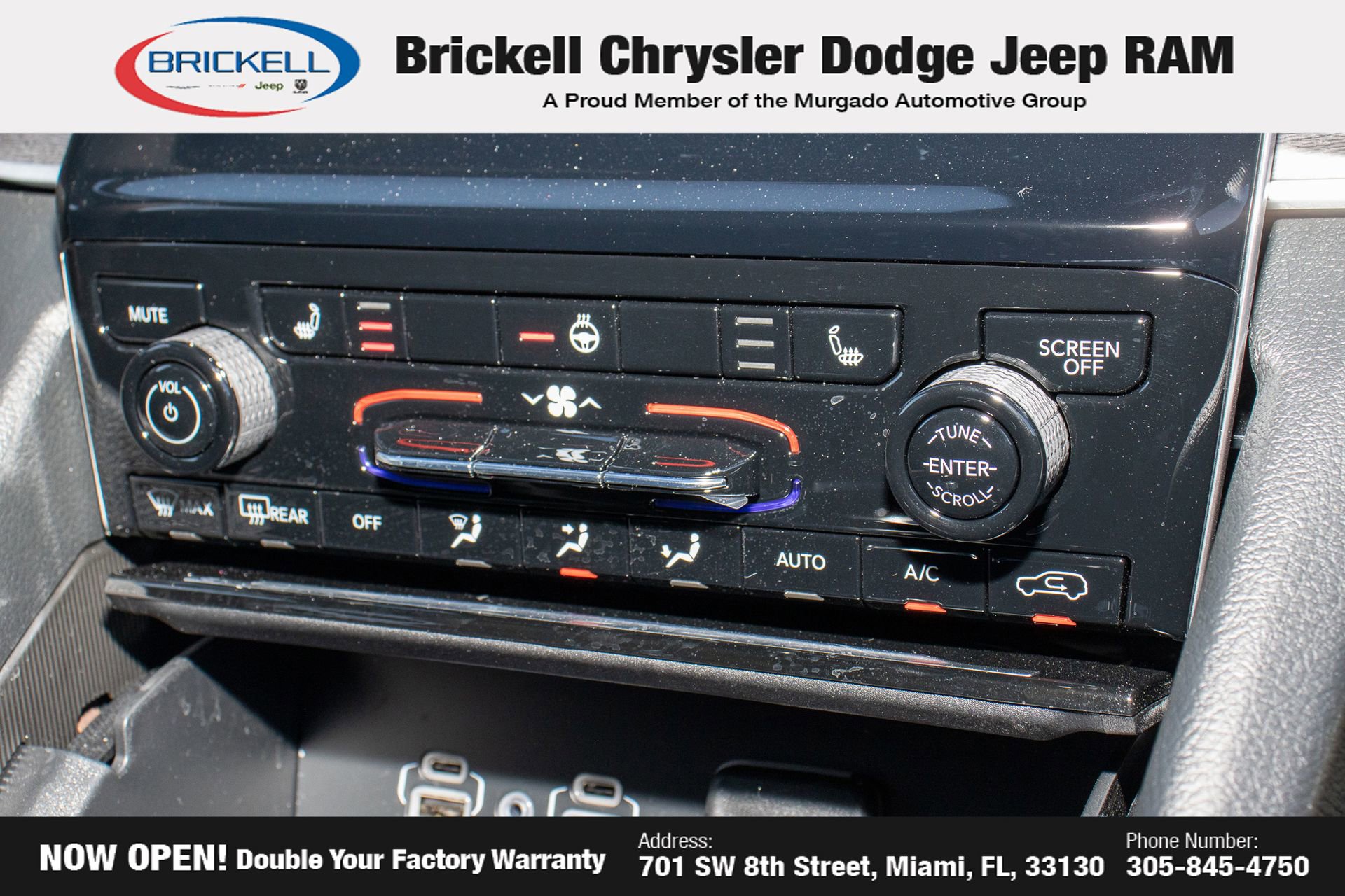 Used 2025 Jeep Grand Cherokee Limited image 23