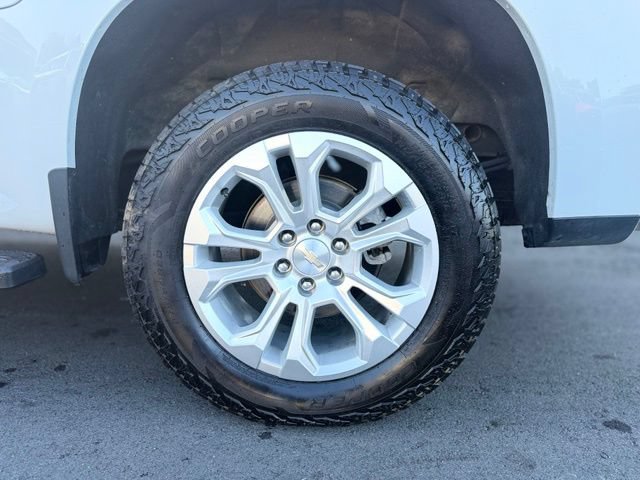 Used 2023 Chevrolet Silverado 1500 LTZ AWD/4WD image 30
