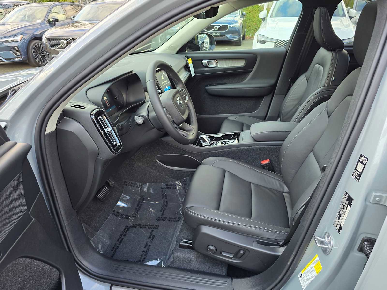 New 2026 Volvo XC40 B5 Plus w/ Protection Package Premier image 19