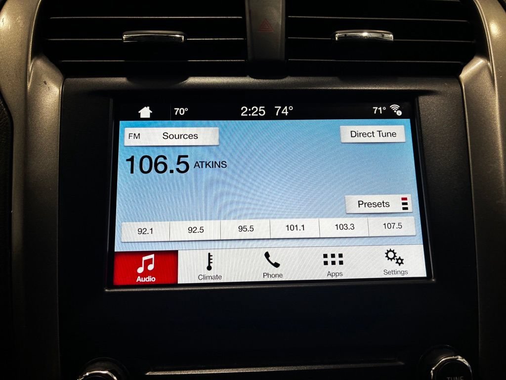 Used 2018 Ford Fusion SE w/ Fusion SE Technology Package FWD image 27