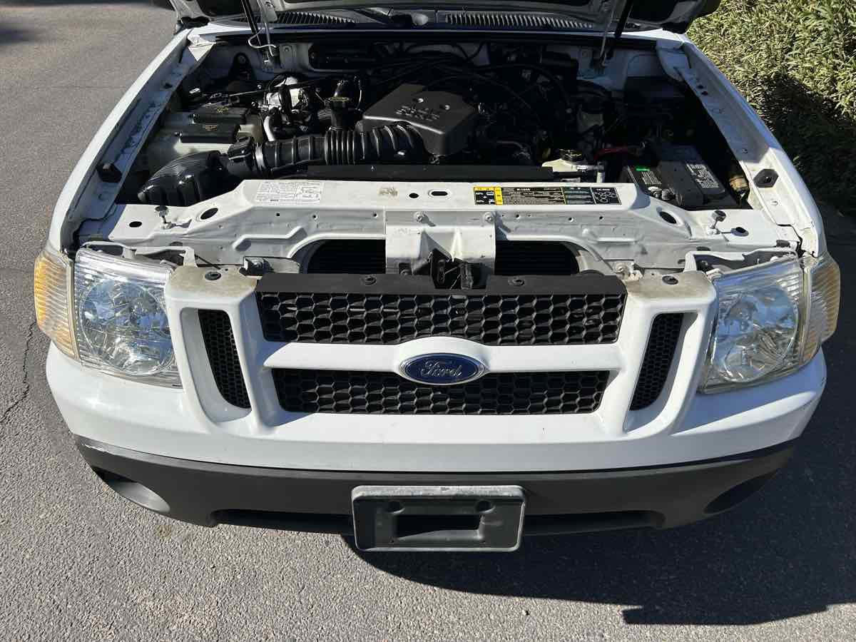 Used 2005 Ford Explorer Sport Trac XLT RWD image 28