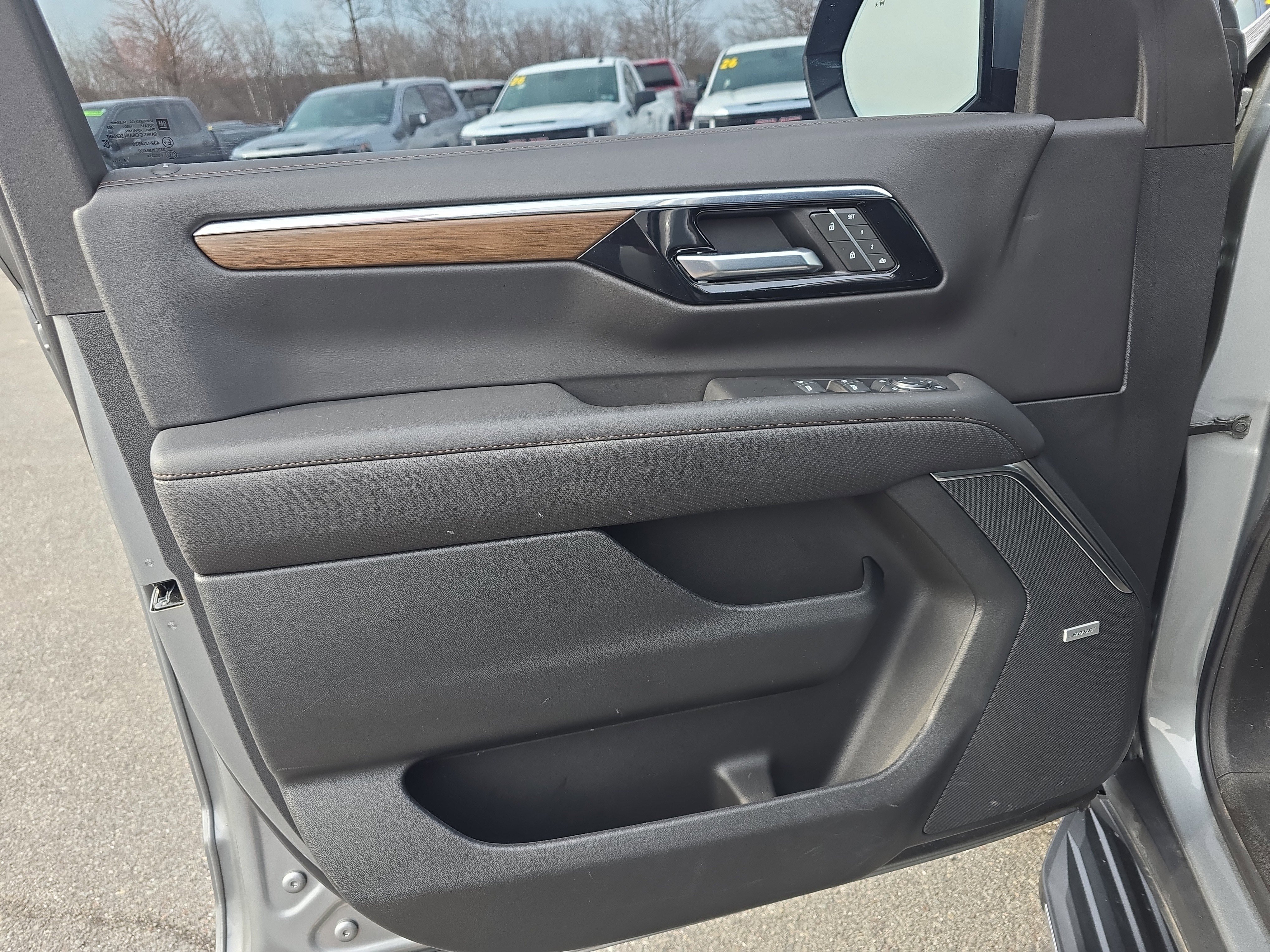 Used 2025 Chevrolet Tahoe High Country image 18