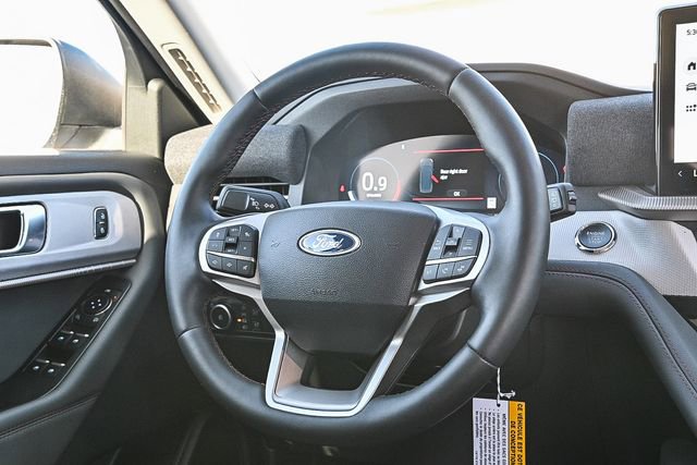 Used 2025 Ford Explorer Active w/ Active Comfort Package image 17