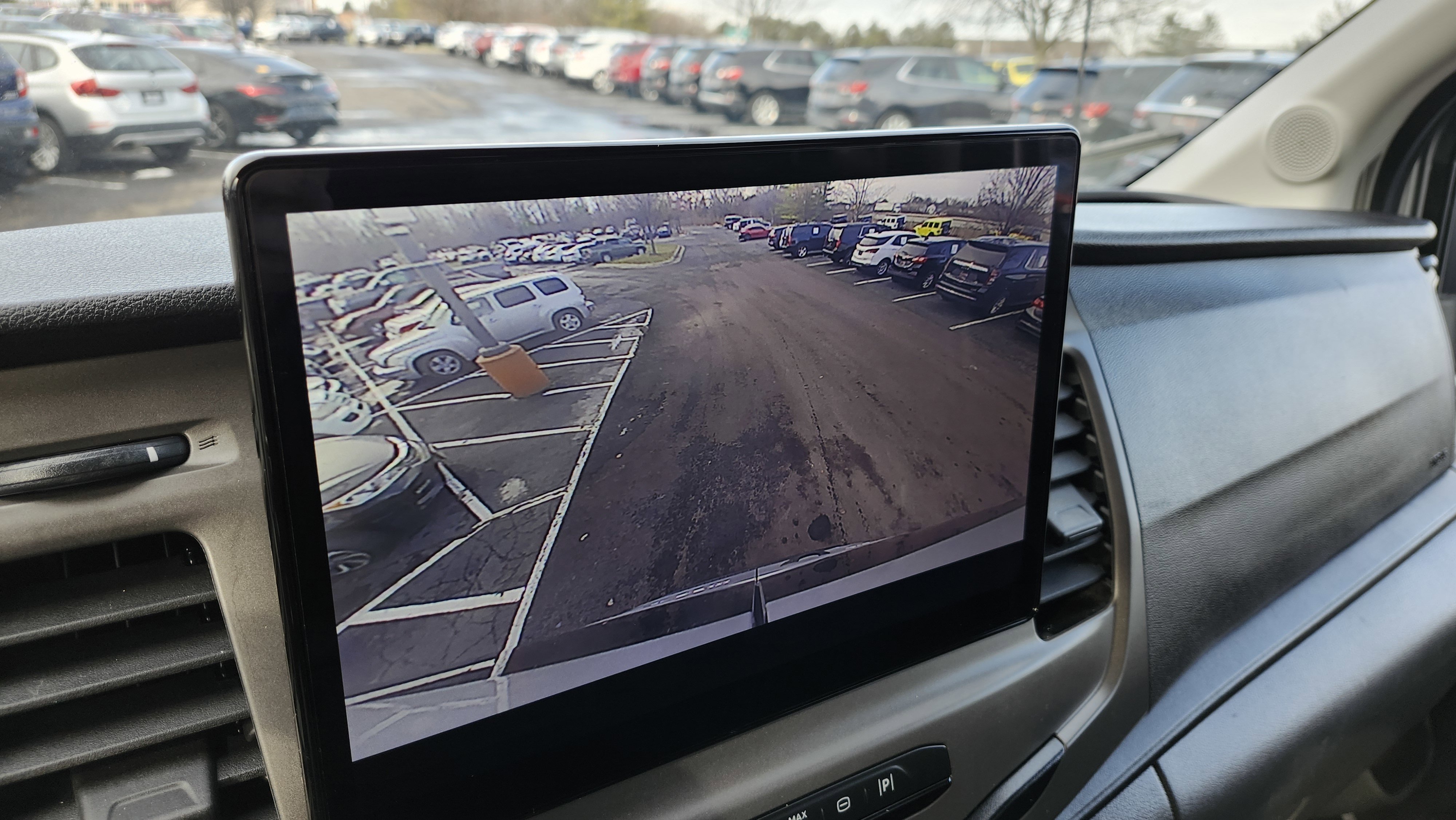 Used 2022 Ford Transit 350 XLT image 2