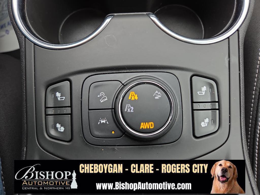 Used 2023 GMC Terrain SLT image 13