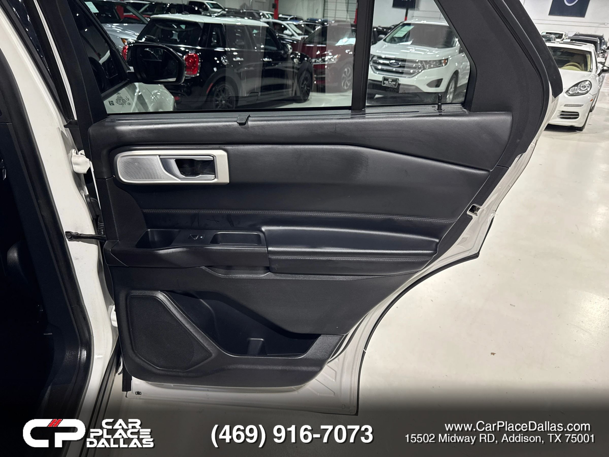 Used 2020 Ford Explorer Platinum w/ Premium Technology Package AWD/4WD image 27