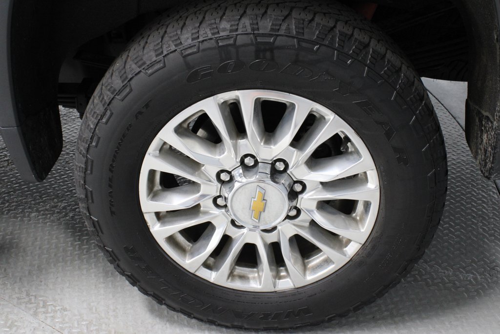 Used 2022 Chevrolet Silverado 3500 High Country image 18