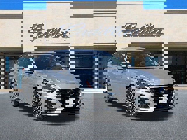 Used 2023 Nissan Altima 2.5 SV
