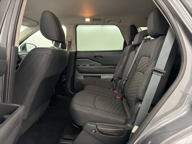 Used 2024 Nissan Pathfinder S w/ Cargo Package image 16