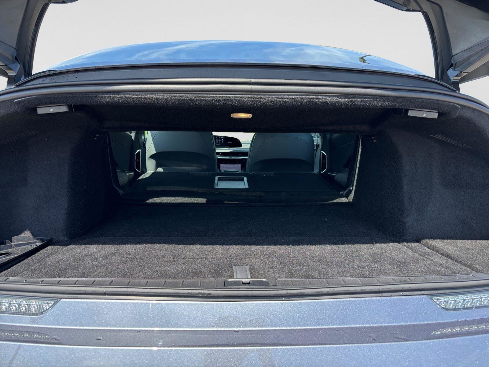 Used 2024 Lucid Air Pure RWD image 43