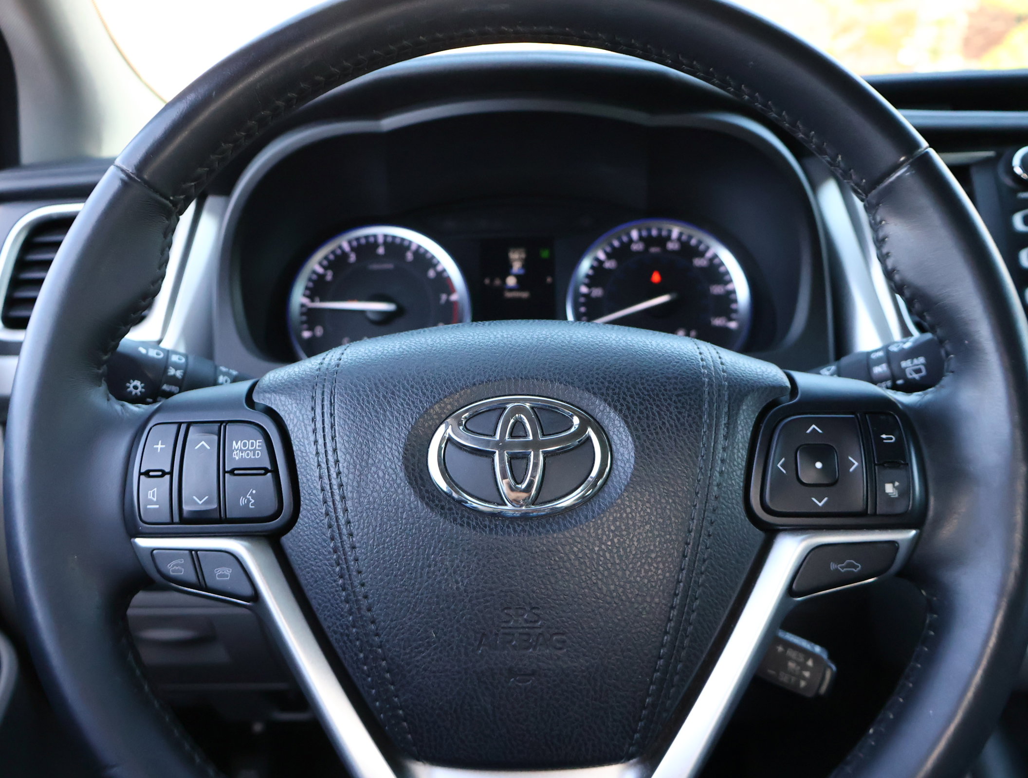 Used 2016 Toyota Highlander Limited w/ Driver Technology Package image 12