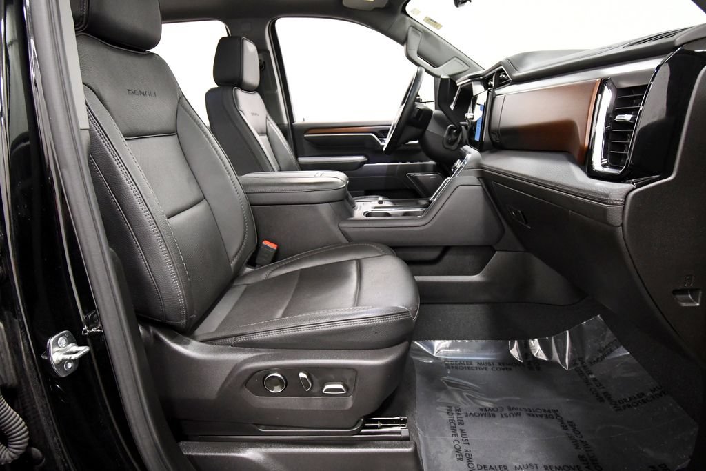 Used 2025 GMC Sierra 2500 Denali w/ Technology Package AWD/4WD image 19