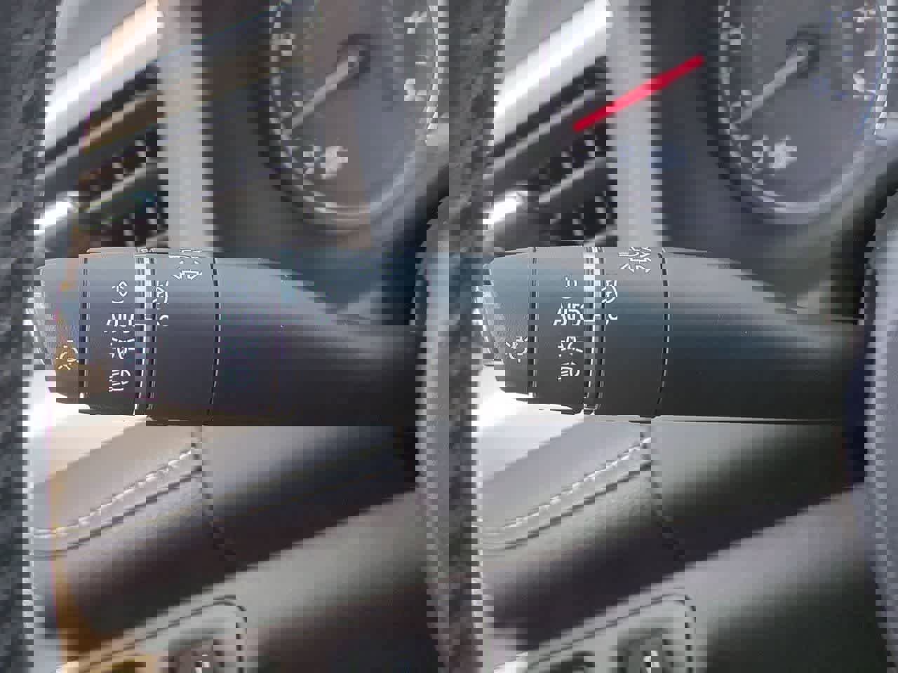 Used 2019 GMC Acadia SLT image 28