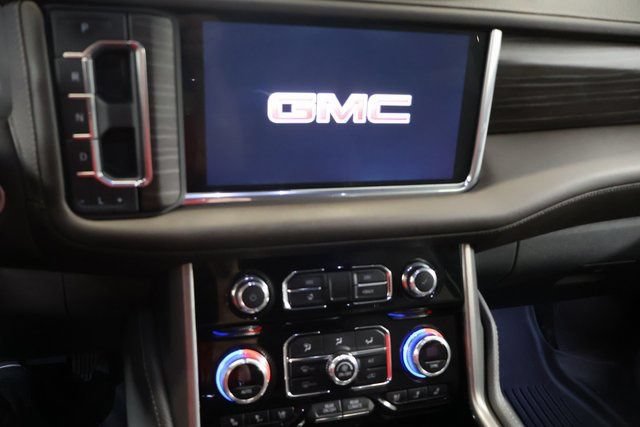 Used 2022 GMC Yukon XL Denali AWD/4WD image 16