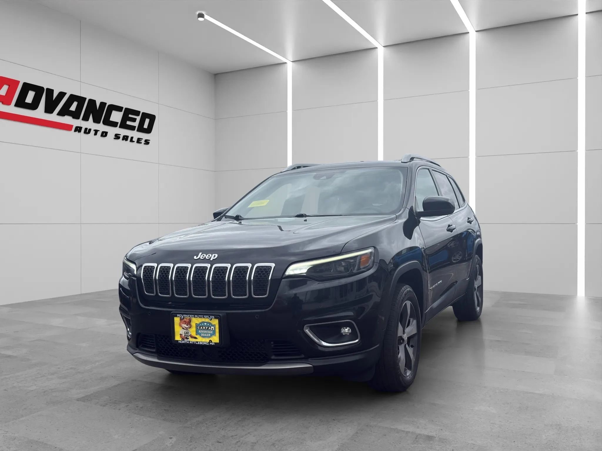 Used 2019 Jeep Cherokee Limited w/ Luxury Group AWD/4WD image 3