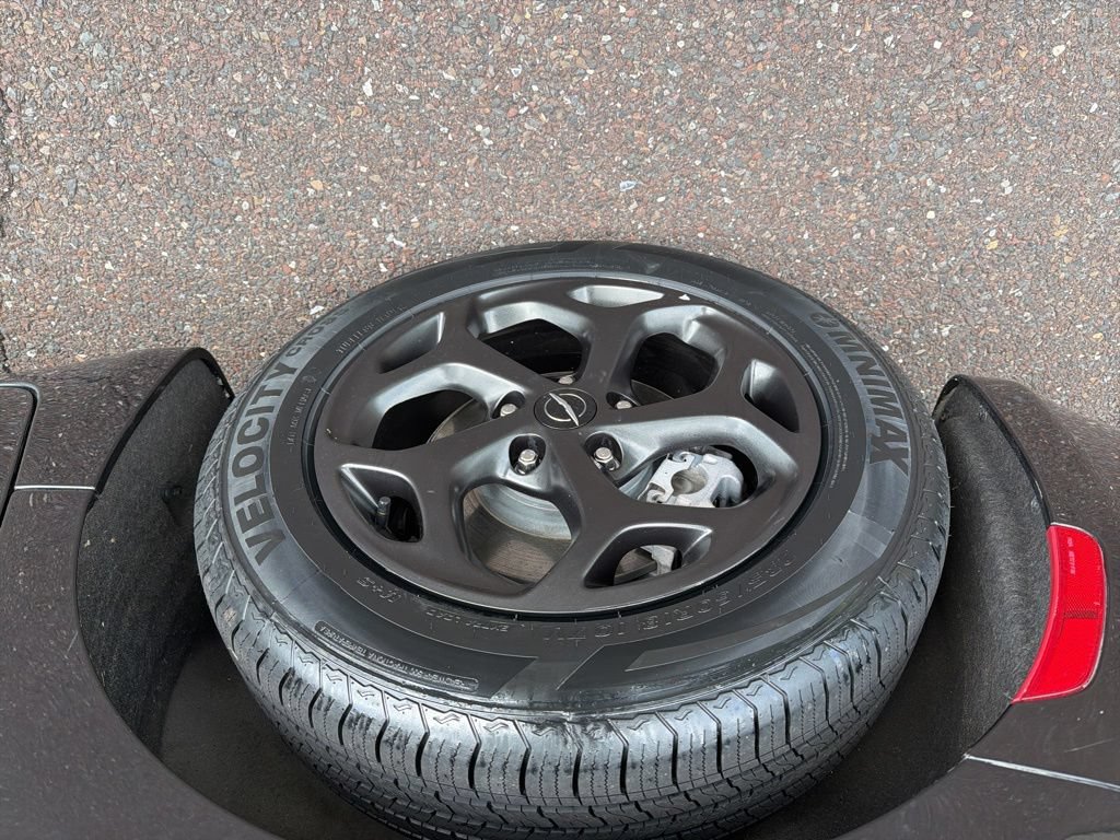 Used 2024 Chrysler Pacifica Premium FWD image 17