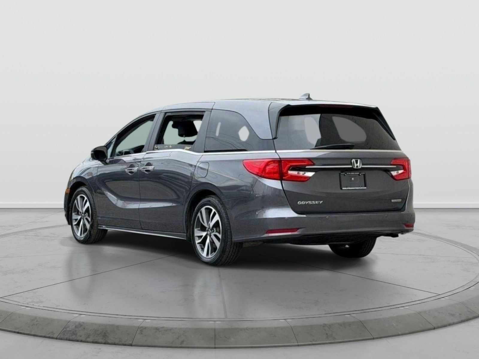 Used 2023 Honda Odyssey Touring image 7