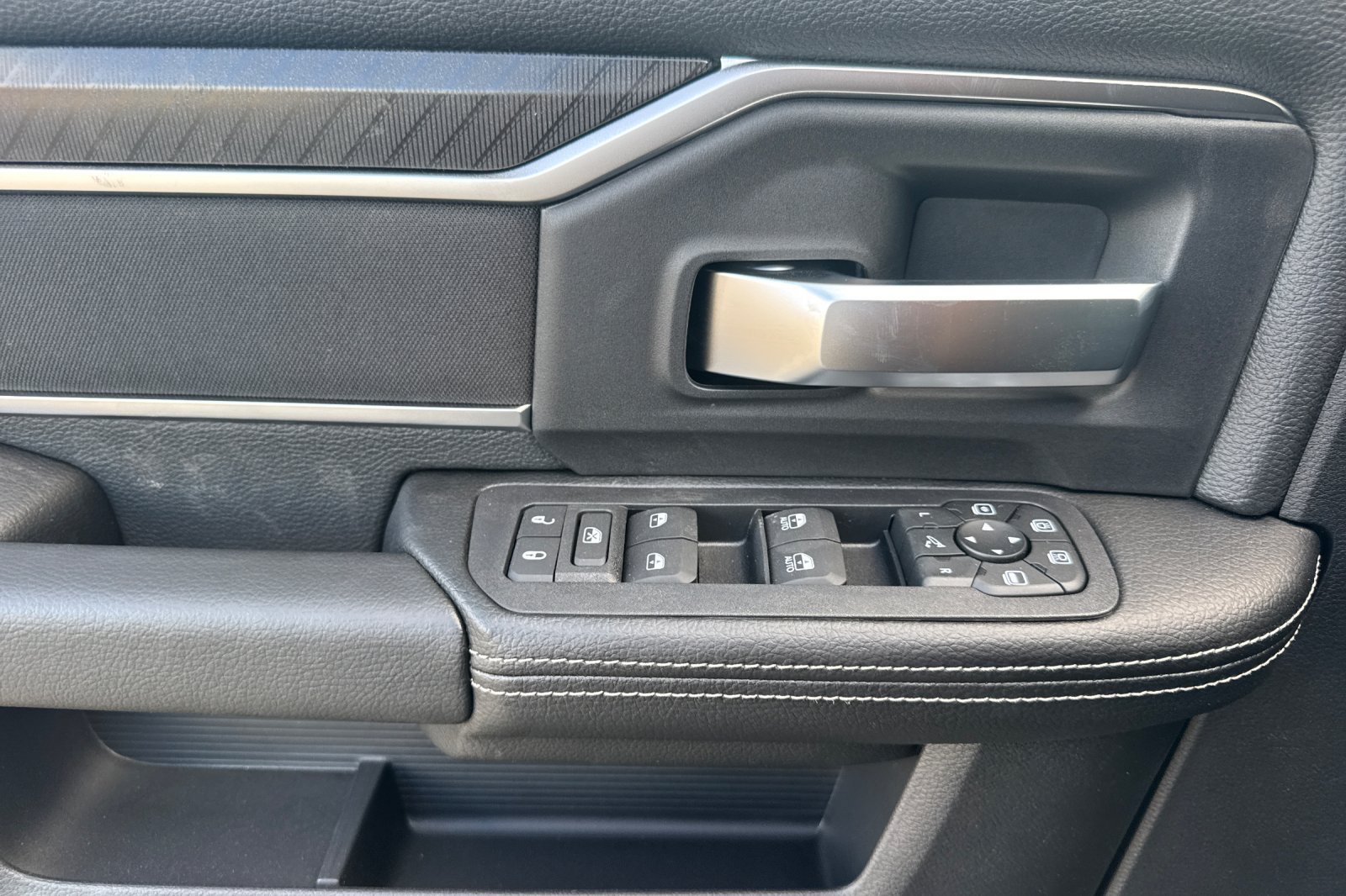 New 2027 RAM 3500 Big Horn AWD/4WD image 10