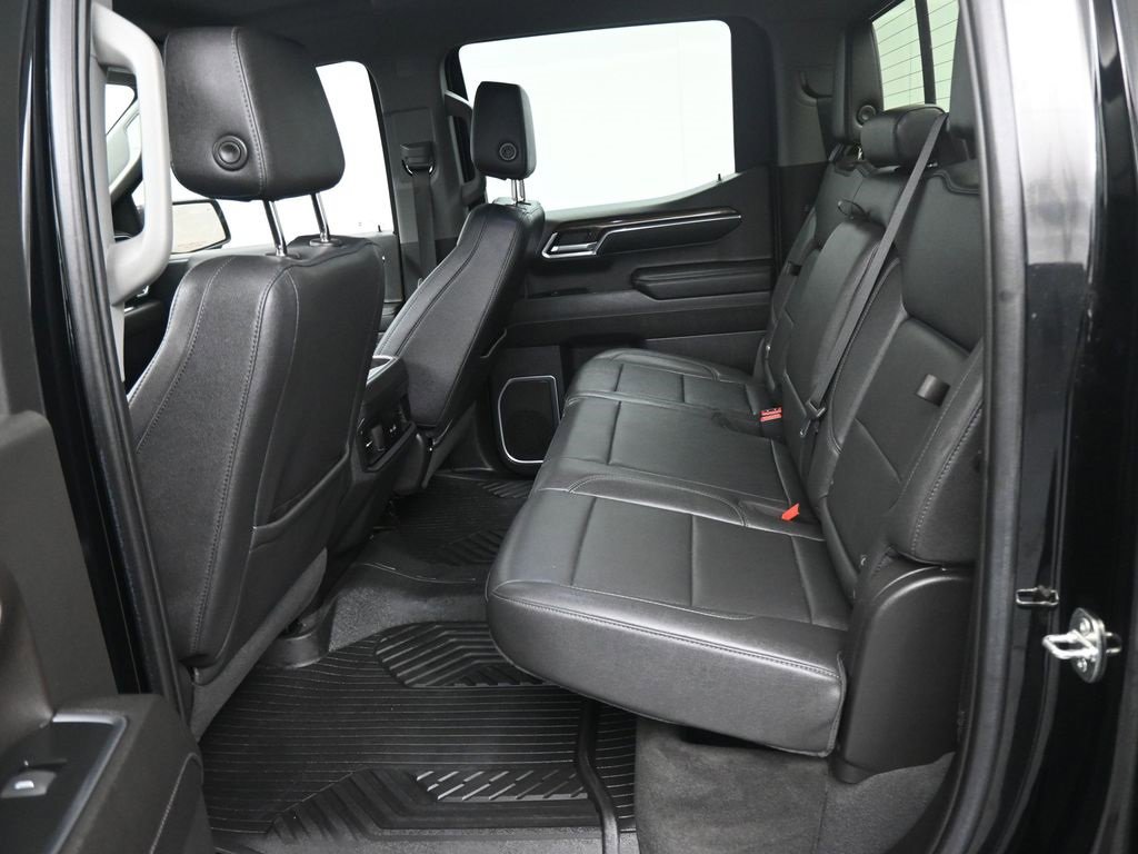 Used 2023 Chevrolet Silverado 1500 RST image 3